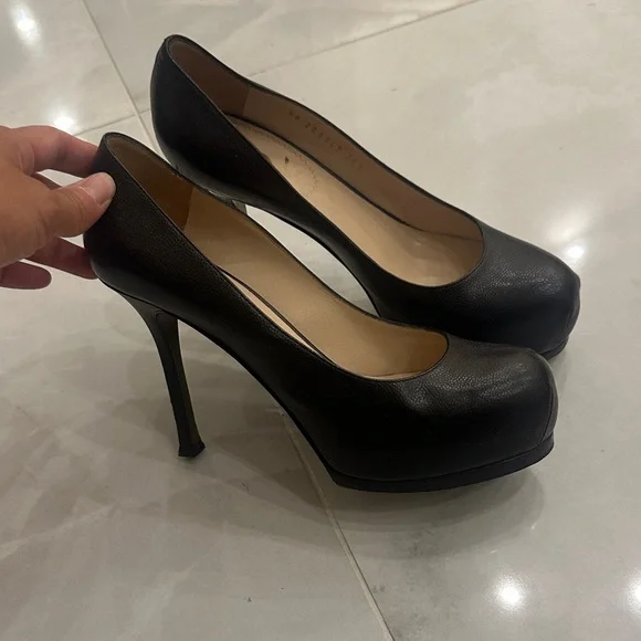 YSL - Picture 1 of 4